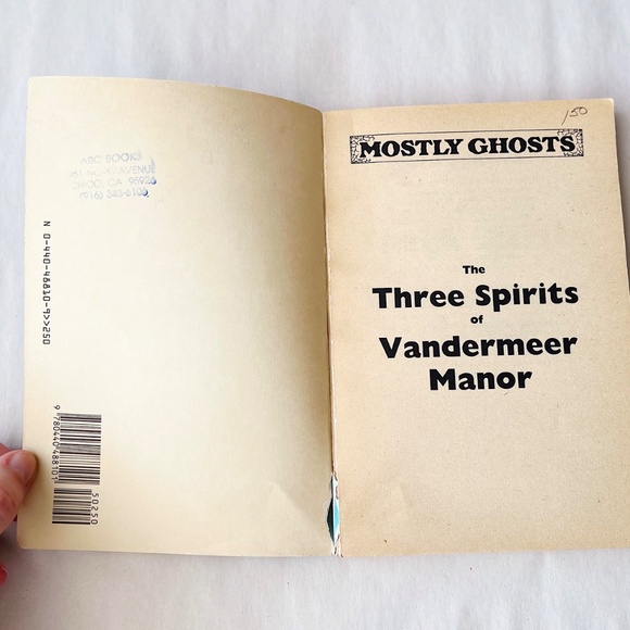 Mostly Ghosts: The Three Spirits of Vandermeer Manor by Mary Anderson 1987 - Picture 3 of 5